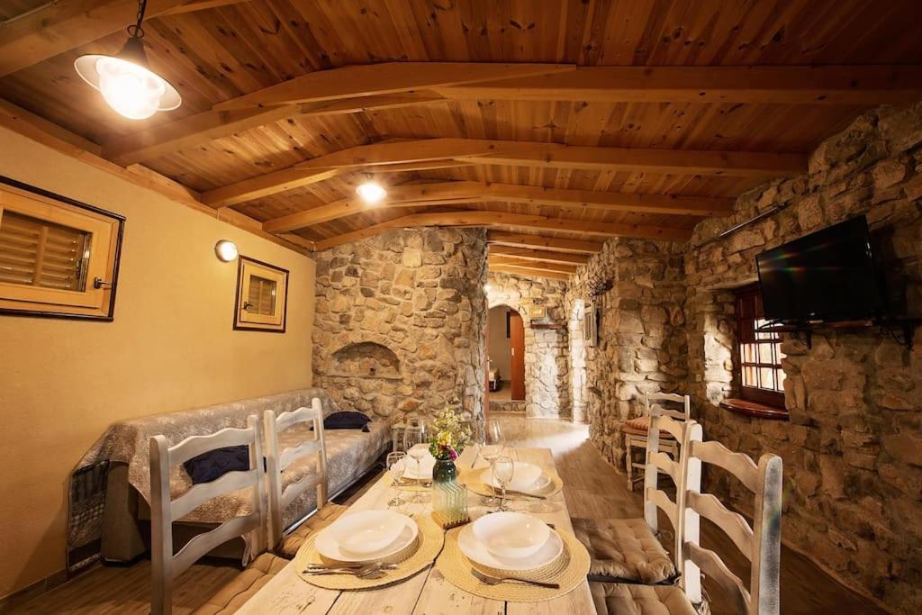 Holiday Home Raos - A Special Stonehouse, Brela Ngoại thất bức ảnh